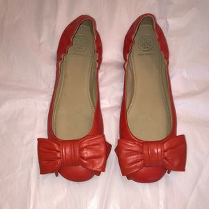 Tory Burch Divine Bow Flats in Samba Orange. Size 6.5.